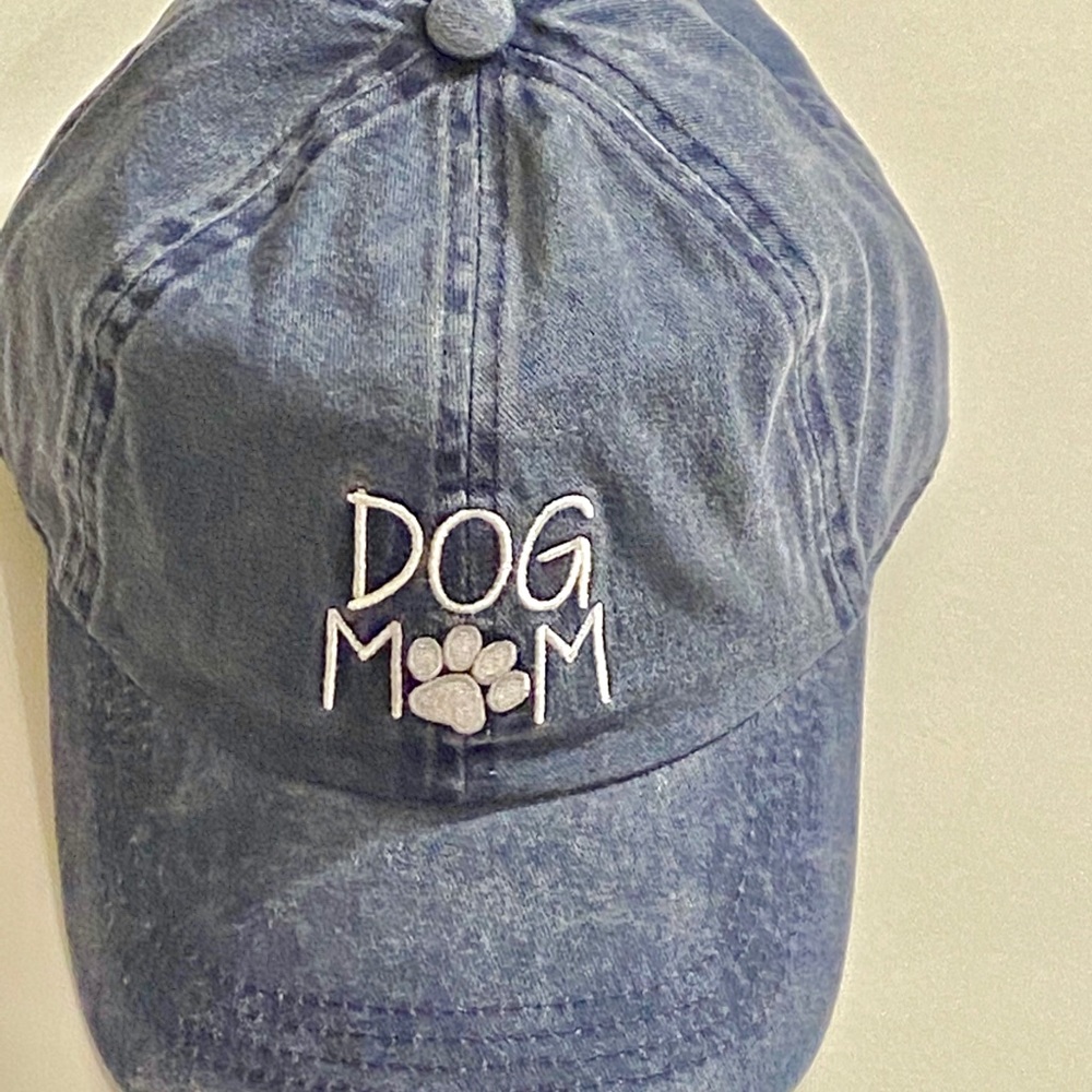 NWT Dog Mom Baseball Cap.
